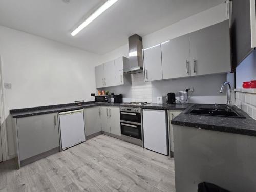 House 5 minutes from Anfied for 7 Guests, Liverpool (photo 8)