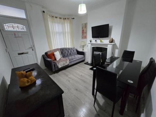 House 5 minutes from Anfied for 7 Guests, Liverpool (photo 3)