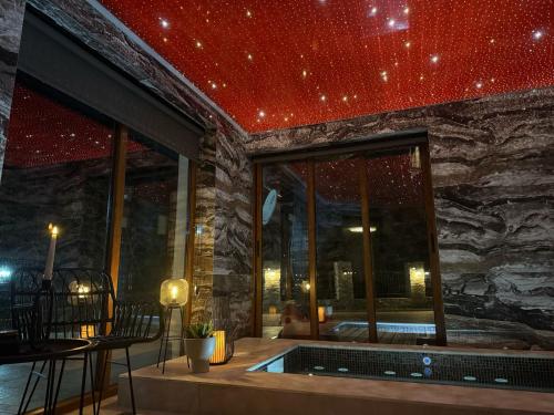 Hot tub, Планинска вила АЛТЕА in Asenovgrad