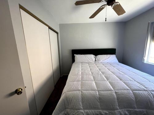 Big 4 Bedroom Property with a Pool, Las Vegas (photo 10)