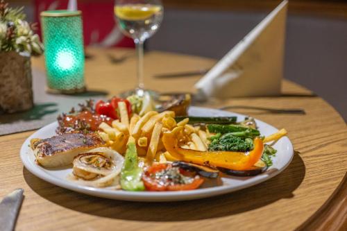 Gasthof Restaurant Pizzeria Enzian - Sommerbergbahnen inklusive
