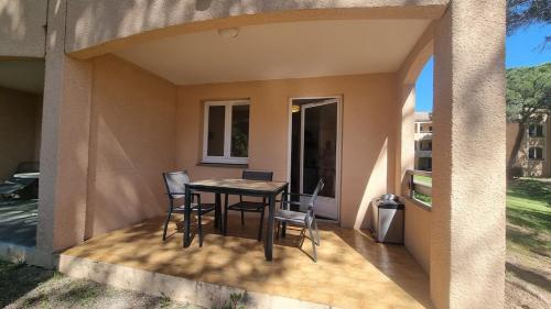 Chez K&D by Antoine near Les Pins Parasols