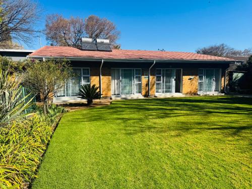 Garden Nest Guest House in 밴더바일 파크