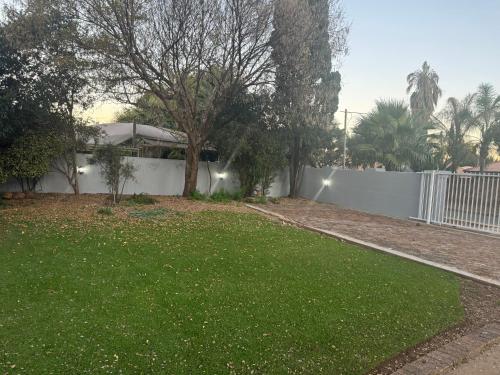 Garden Nest Guest House in 밴더바일 파크