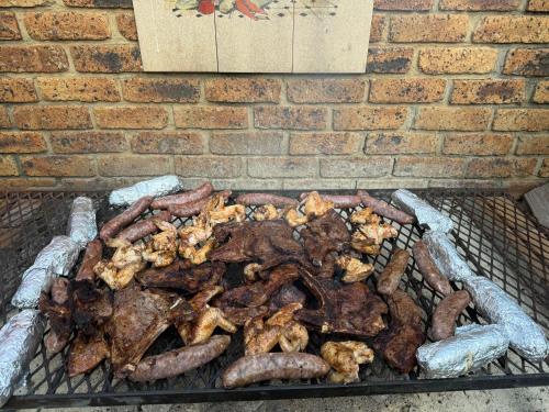 Garden Nest Guest House in 밴더바일 파크