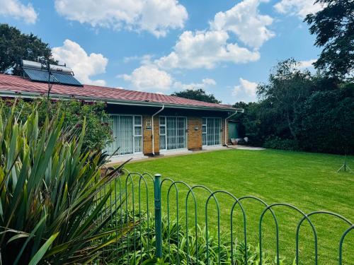 Garden Nest Guest House in 밴더바일 파크