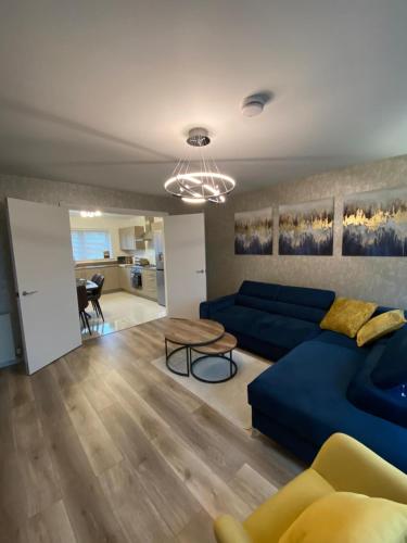 Entire Spacious 3-Bed Family Home, City Centre, Free Parking, Garden, Глазго (фото 10)