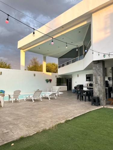 Residencia en Apodaca Nuevo León (Residencia en Apodaca Nuevo Leon) in 聖貝爾納韋