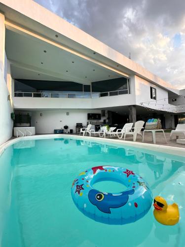 Residencia en Apodaca Nuevo León (Residencia en Apodaca Nuevo Leon) in 聖貝爾納韋