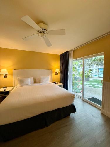 Monterey Bay Lodge in Monterey Airport Area