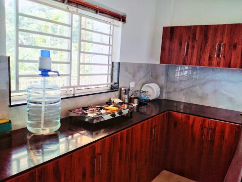 ห้องครัว, Mount Teena in จิธิราปุรัม