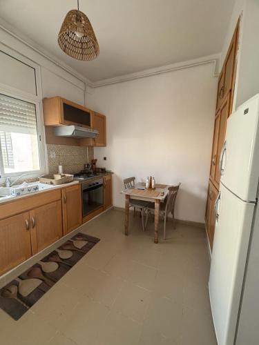 Chic & Modern Apartment with Underground Parking, Tunis (zdjęcie 9)