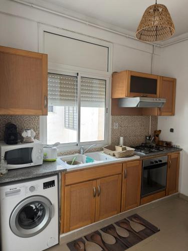 Chic & Modern Apartment with Underground Parking, Tunis (zdjęcie 10)