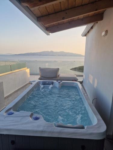 Penthouse with Jackuzy, Saranda (foto 8)