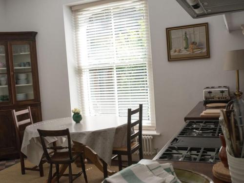 Large, stylish luxury 2 bed garden flat, Buxton (photo 10)
