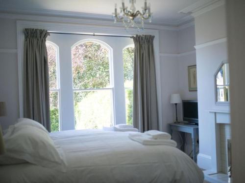 Large, stylish luxury 2 bed garden flat, Buxton (photo 5)
