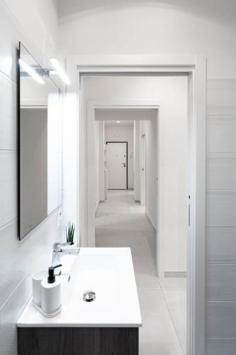Domus Aurea2 a stone's throw from the Colosseum, Рим (фото 4)