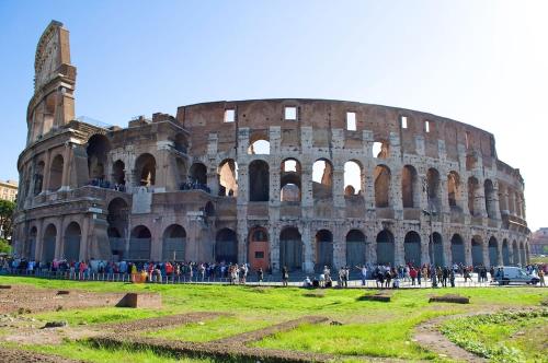 Domus Aurea2 a stone's throw from the Colosseum, Рим (фото 6)