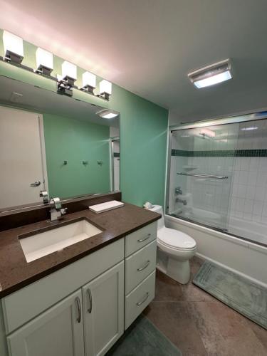 Family Friendly 2BR Amazing Unobstructed Ocean ViewHuge Balcony Pool - image 3