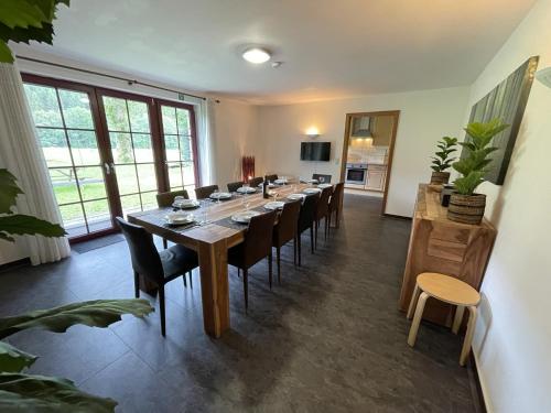 Ardennes villa with riverside garden and views, cleaning included gîte à louer Setz