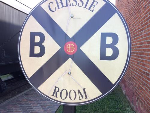 บริการและสิ่งอำนวยความสะดวก, Chessie Room in ฮันติงตัน (WV)