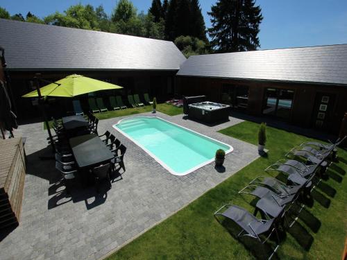 Villa with heated outdoor pool and sauna, cleaning included gîte à louer Lamormenil