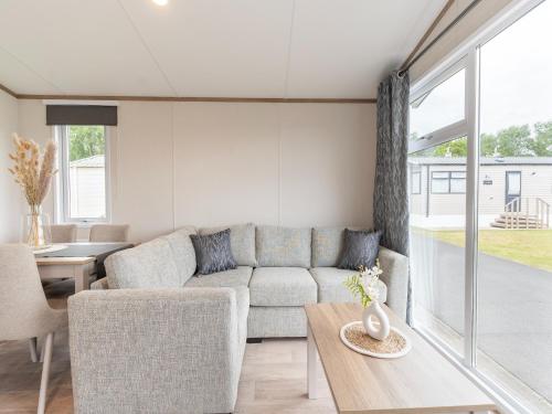 Chalet on a luxury campsite near the sea, cleaning included