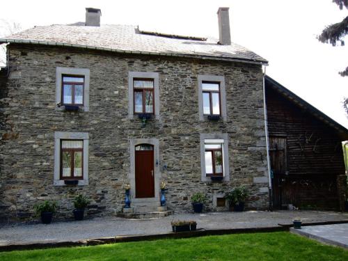 holiday home in typical Ardennes style, cleaning included - Location saisonnière - Bérisménil