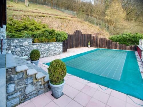 Holiday Home in Sosoye with Pool, cleaning included gîte à louer Haie du Postia