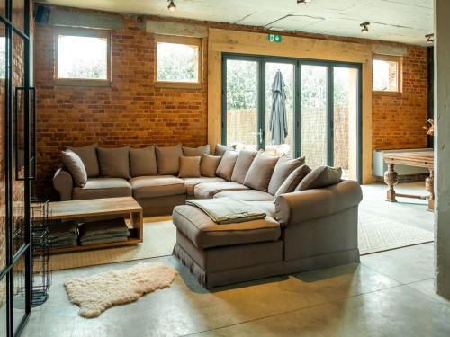 Holiday Home in Moorslede with Pool and Jacuzzi, cleaning included gîte à louer Slijpskappelle