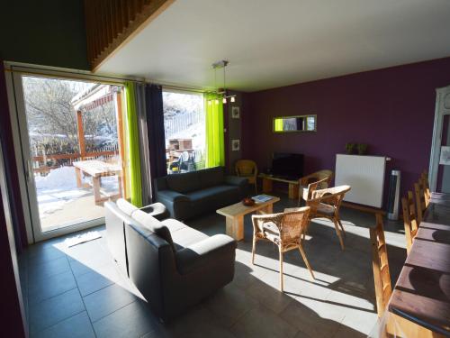 Lovely modern cottage with sauna bubble baths, cleaning included