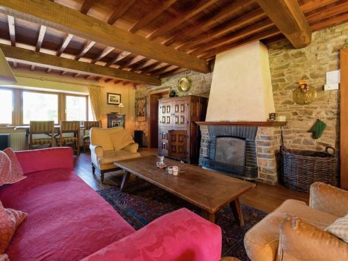Spacious Retreat in Warizy, cleaning included gîte à louer Petit Halleux