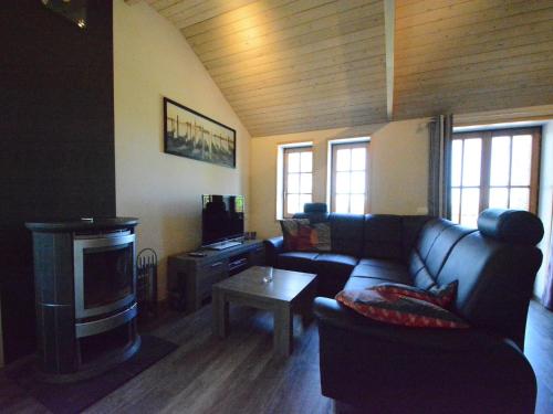 Charming Chalet in Vielsalm, cleaning included gîte à louer Sur le Chier