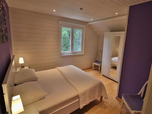 Stylish Chalet with Room, cleaning included gîte à louer Mignées