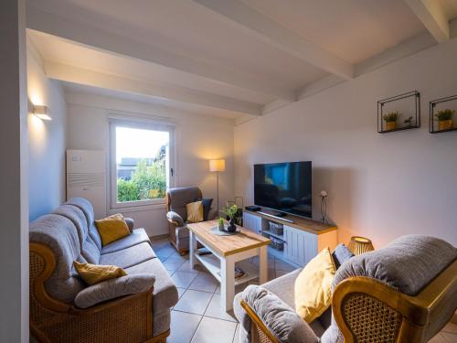 Holiday Home near Dunes and Sea Dyke, cleaning included gîte à louer Raversijde-Bad