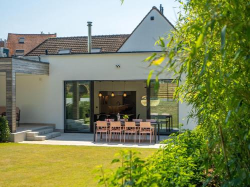 Holiday home for 10 Person with garden, cleaning included - Location saisonnière - Courtrai