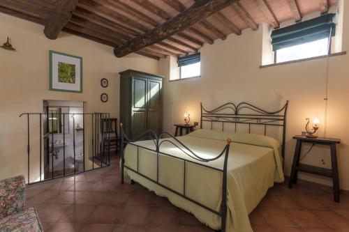 Agriturismo Colli di Travale - Tap to explore photos