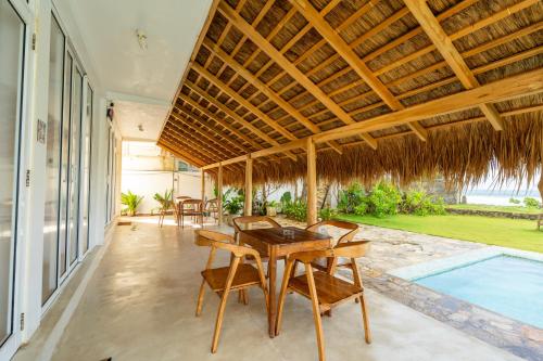 Family Room with Sea View image 10
