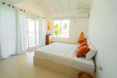 Deluxe Double Room with Balcony and Sea View image 8