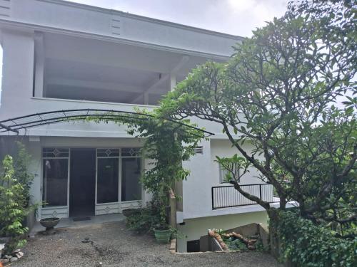 Hotel White Heaven in Mugunumatha West