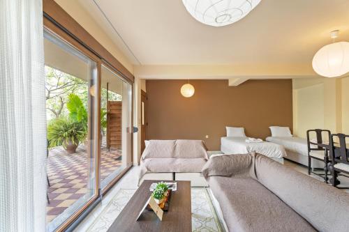 One-Bedroom Apartment with Garden View
