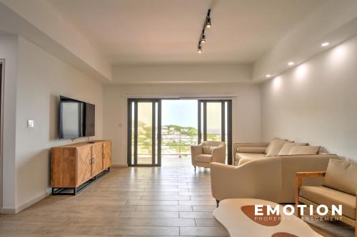 Brand New 2-bedroom apartment with sea view in Point Blanche in ポイント ブランチ