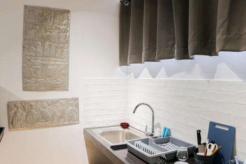 Konyha, Marie by the Sea in Pereybere