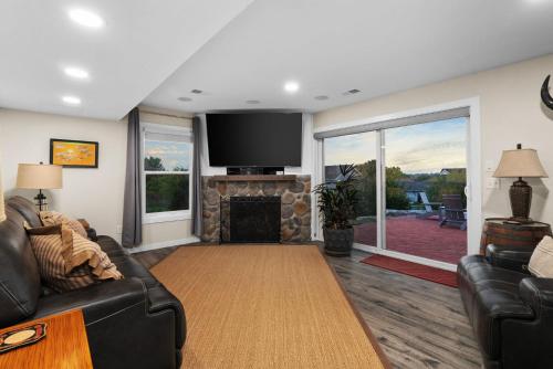 Hillside Harbor In Hawks Woods Estates in Verona, USA