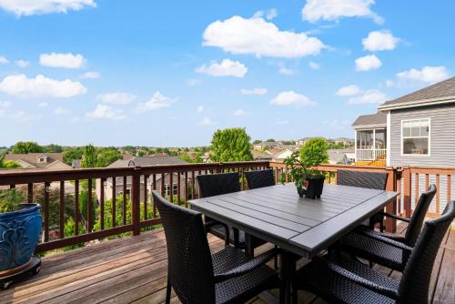 Hillside Harbor In Hawks Woods Estates in Verona, USA