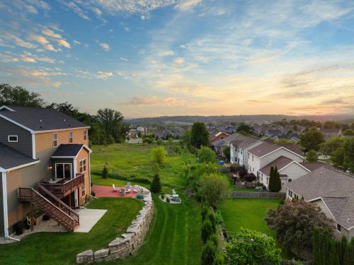 Hillside Harbor In Hawks Woods Estates in Verona, USA