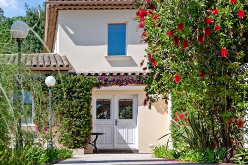 Four-Bedroom House image 5