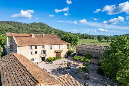 المنظر الخارجي, Gîte Vert d'olive au milieu des vignes - Château Les Apiès (Gite Vert d'olive au milieu des vignes - Chateau Les Apies) in Les Arcs