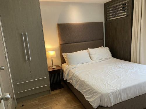 Makati 1BR High Floor, Manila