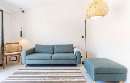Apartment with Mountain View image 10